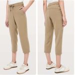 Lululemon On The Fly Crop *Woven 23" Frontier size 8 Photo 6