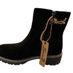 Seven7 Women's Black Ankle Bootie
Round Toe Zip Women’s Size 8 Photo 1