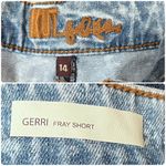 Kut From The Kloth NWT  Gerri Fray Jean Short 3 Inch Inseam Size 14 Acid Wash Photo 6