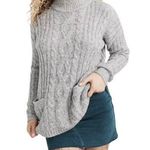 Abercrombie & Fitch Cable Knit Sweater Photo 0