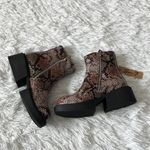 Seven7  Vault snake print boots in brown size 7 NWOB Photo 4