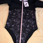 Akela NWT Ákela neoprene long sleeve swimsuit Photo 7