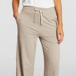 Vuori  Halo Essential Wide Leg Pants - Women's small Photo 0