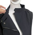 Lululemon Bust A Move Jacket Black Peplum Hooded Women’s Size 4 Reflective Zip Photo 9