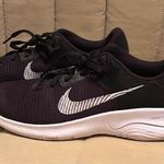 Nike Black and White Mesh Sneakers Sleek Design Photo 2
