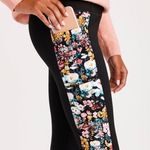 Vera Bradley  Women's Active High-Waist Leggings with Side Pocket size 3X Photo 2