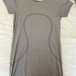 Lululemon Swiftly Tech Short Sleeve 2.0 Photo 0