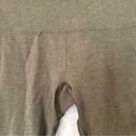 Lululemon  Crop Leggings Olive Green Womens 4 Photo 3