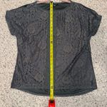 Cable & Gauge  Woman’s XL Hunter Green Lace, Split Short Sleeve Top. Photo 5