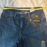 Lee jeans, regular straight leg mid rise size 4 Photo 4