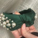 Top Knotted green Faux Pearl No Photo 2