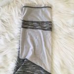 Alo Yoga Leggings M Oasis Capri in White Space Dye /White Athletic Athleisure Photo 8