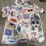 Source Unknown Women’s XL Taylor Swift Button Down Short Pajama Set Silky Like Fabric Swiftie Photo 8