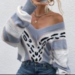 Lavishly Paris NWT, Leopard Designer Drop Shoulder Sweater. Photo 7