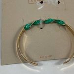 14th & Union 4/$25 NWT  Gold bangle bracelet with green twist Photo 0