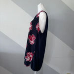 Gap  Sleeveless Blouse Floral Red and Navy Size XXL Photo 1