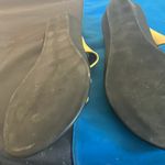 Gloria Vanderbilt Yellow and Black Sandals 8 Photo 3