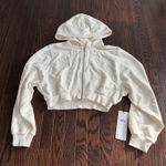 Alo Yoga  NWT Sweatshirt  Photo 0