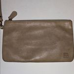 H BUTLER BRAND TAN LEATHER WRISTLET
GREAT FOR EVERYDAY USE GOES WITH EVERYTHING Photo 0