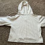 American Eagle White Cropped sweatshirt Photo 2