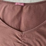 Lola Brown Slim Fit Short Sleeve Top with Ruched Details Size M Photo 4