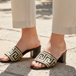 Manolo Blahnik  Zigzag Chiltern Sandals Women’s Size 37 EU 7 US. Photo 0