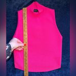 House of Harlow NWOT 1960 Mock Neck Sleeveless
Bright Pink Knit Top Size Small Photo 3