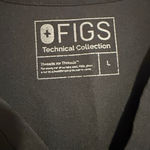 FIGS Catarina One Pocket Scrub Top Black Women's Size Large Technical Collection Photo 1