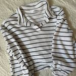 Vestique Cropped Sweater Photo 2