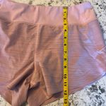 Athleta  Run With It Textured 3.5" Short in Pink, Size Small Very Good Condition Photo 8