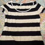 Adorable striped escada top Photo 0