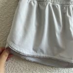 Lululemon Women’s Hotty Hot Cream White Shorts Size 6 Photo 5