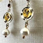Faux pearl silver gold tone drop earrings Photo 1