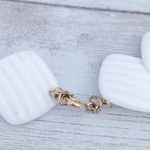 Vintage Necklace Retro White Statement Necklace Statement Piece Photo 4