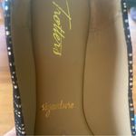 Trotter’s Signature Ballet Flat Black with Gold Accent Size 7.5W. Photo 4
