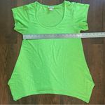 MOSSIMO Kelly green top with shark bite hem, size L Size L Photo 3