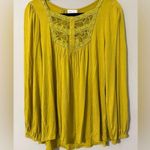 Allie Rose  small women's pear green lace pullover blouse lace detail longsleeve Photo 10