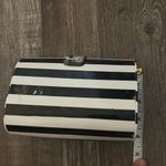Black and white stripe Women’s hard sided hand clutch Photo 4