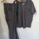 FIGS  scrub set  Photo 0