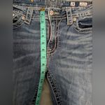 Miss Me Y2K  Embroidered Mid Rise Boyfriend Capri W28 Medium Wash Photo 8