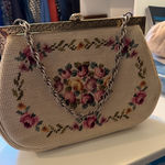 Vintage Needlepoint Creme Floral Handbag Photo 0