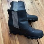 Sorel  Joan of Arctic Wedge II Chelsea Boots Black Size 5 Photo 3