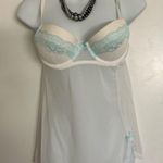 Gilligan &O’Malley White and Blue Chemise with Lace Details Photo 0