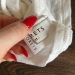 Storets  White Top Photo 2