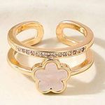 🍀🍀🍀BOGOHO🍀🍀🍀Elegant Gold and White Flower Ring Photo 2