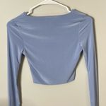 Pretty Little Thing  Fitted Crop Blouse Top Blue Women’s Sz 0 Excellent Condition Photo 3