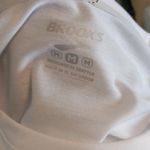 Brooks  girls can top size medium Photo 6
