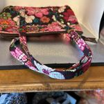 Vera Bradley handbag. New without tags. There’s a pocket on the outside. Photo 3