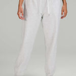 Lululemon  Scuba High-Rise Relaxed Jogger gray heather 28” size 8 Photo 0