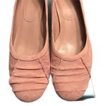 Nine West Womens size 8 light pink suede heels Photo 3